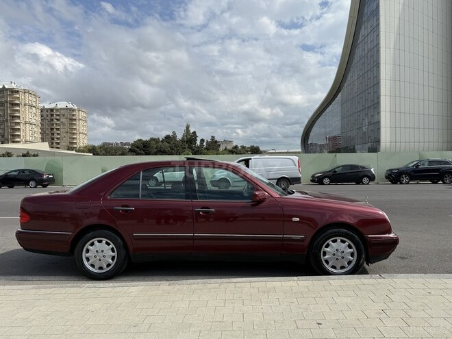 Mercedes E 200 1999, 160,000 km - 2.0 l - Bakı