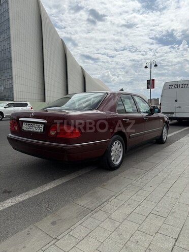 Mercedes E 200 1999, 160,000 km - 2.0 l - Bakı