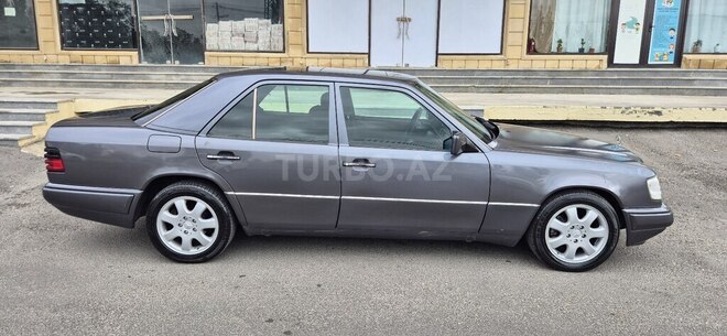 Mercedes 220 E 1995, 378,456 km - 2.2 l - Bakı