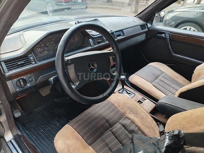 Mercedes  1991, 256,540 km - 2.0 л - Bakı
