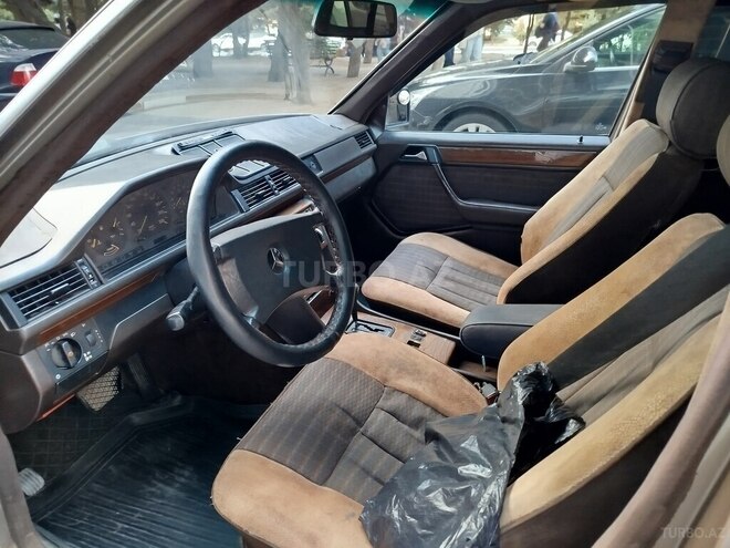 Mercedes  1991, 256,540 km - 2.0 л - Bakı