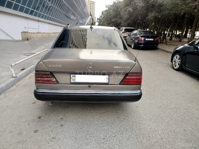 Mercedes  1991, 256,540 km - 2.0 л - Bakı