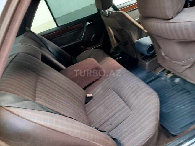 Mercedes  1991, 256,540 km - 2.0 л - Bakı