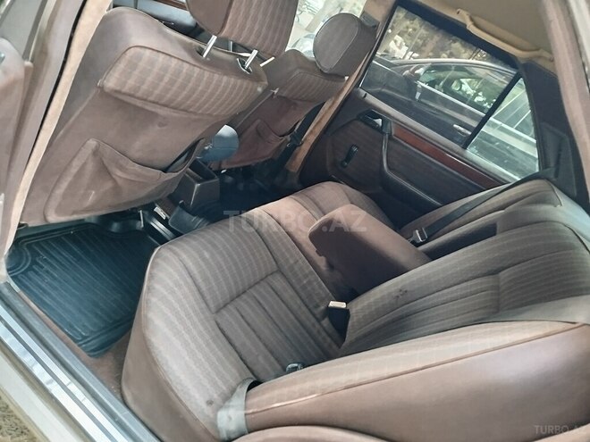 Mercedes  1991, 256,540 km - 2.0 л - Bakı