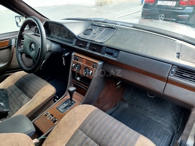 Mercedes  1991, 256,540 km - 2.0 л - Bakı
