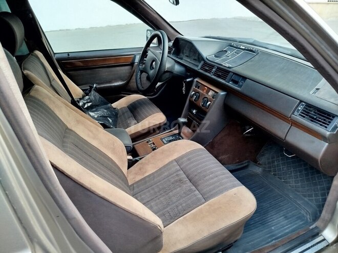 Mercedes  1991, 256,540 km - 2.0 л - Bakı