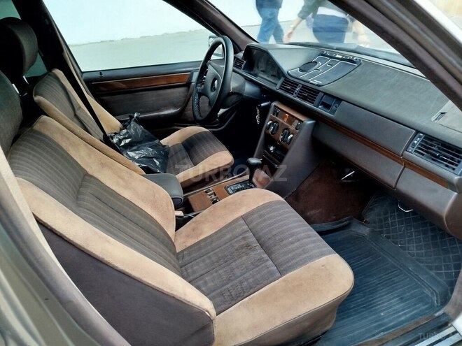 Mercedes  1991, 256,540 km - 2.0 л - Bakı