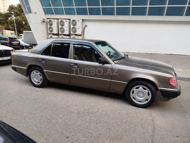 Mercedes  1991, 256,540 km - 2.0 л - Bakı