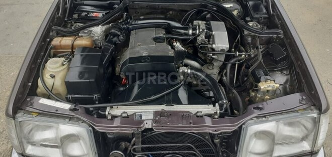 Mercedes E 220 1993, 236,536 km - 2.2 l - Bakı