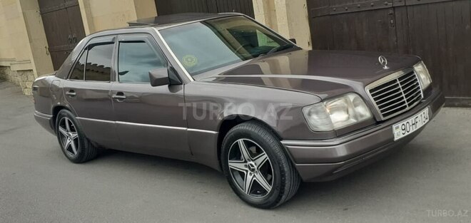 Mercedes E 220 1993, 236,536 km - 2.2 l - Bakı