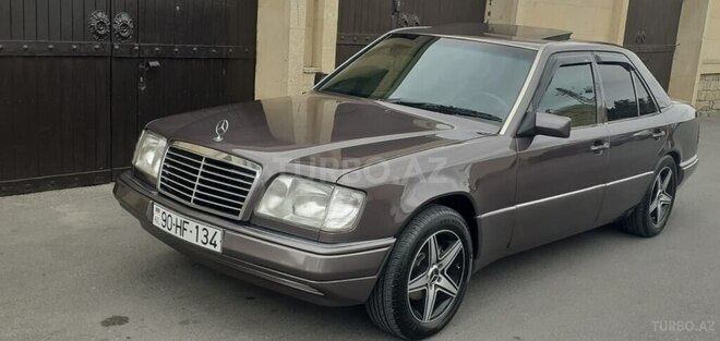 Mercedes E 220 1993, 236,536 km - 2.2 l - Bakı