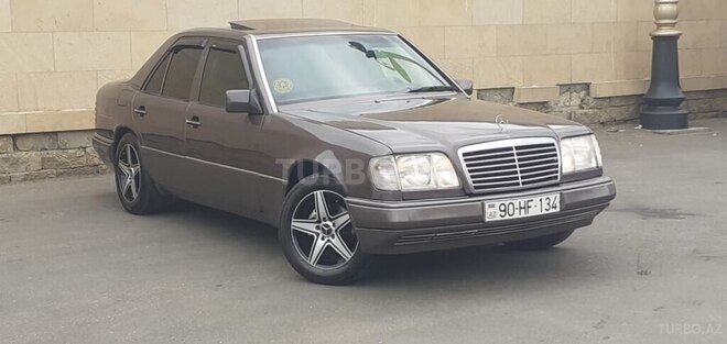 Mercedes E 220 1993, 236,536 km - 2.2 l - Bakı