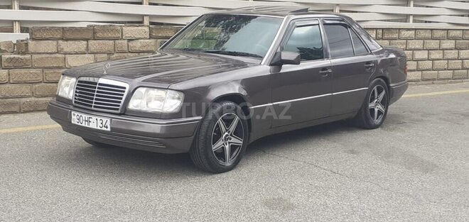 Mercedes E 220 1993, 236,536 km - 2.2 l - Bakı