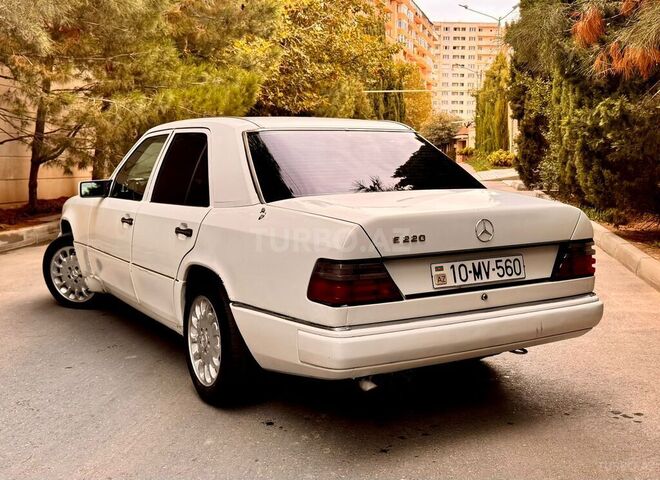 Mercedes E 220 1993, 453,465 km - 2.2 л - Bakı