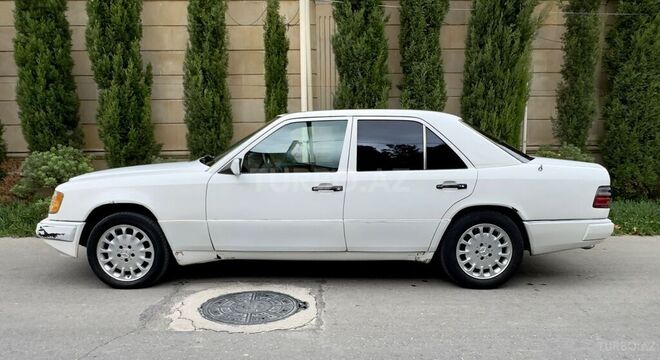 Mercedes E 220 1993, 453,465 km - 2.2 л - Bakı