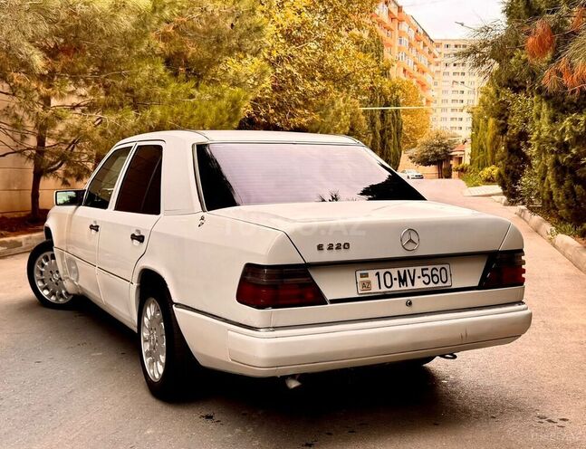Mercedes E 220 1993, 453,465 km - 2.2 л - Bakı