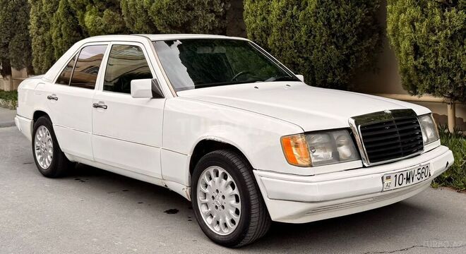 Mercedes E 220 1993, 453,465 km - 2.2 л - Bakı