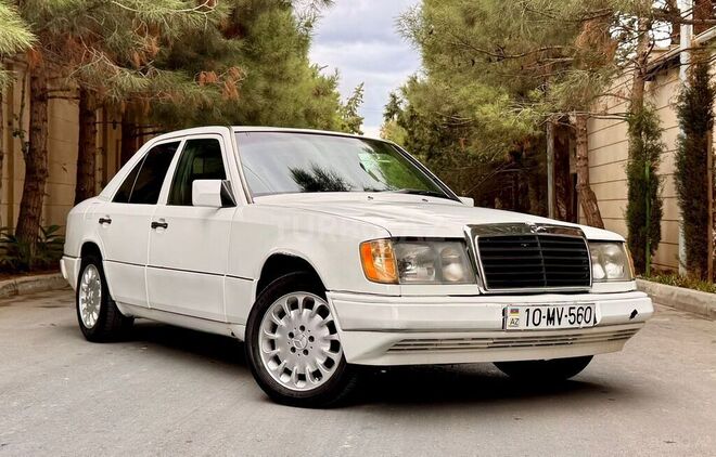 Mercedes E 220 1993, 453,465 km - 2.2 л - Bakı
