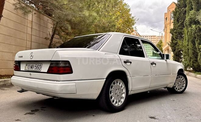 Mercedes E 220 1993, 453,465 km - 2.2 л - Bakı