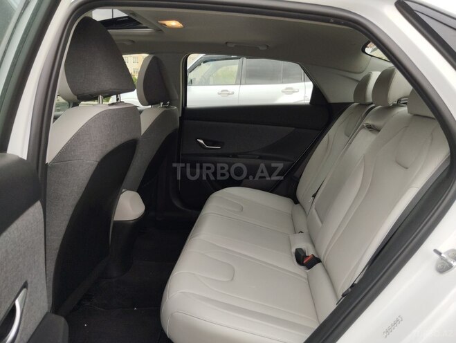 Hyundai Elantra 2023, 24,200 km - 1.6 l - Bakı
