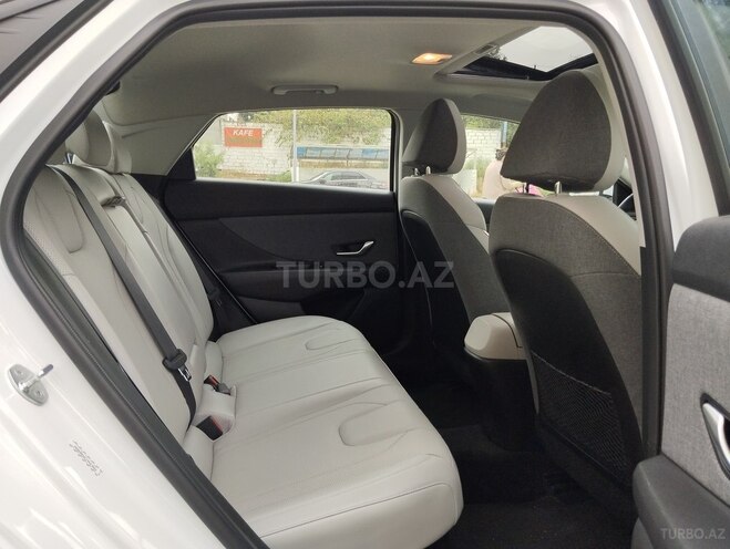 Hyundai Elantra 2023, 24,200 km - 1.6 l - Bakı