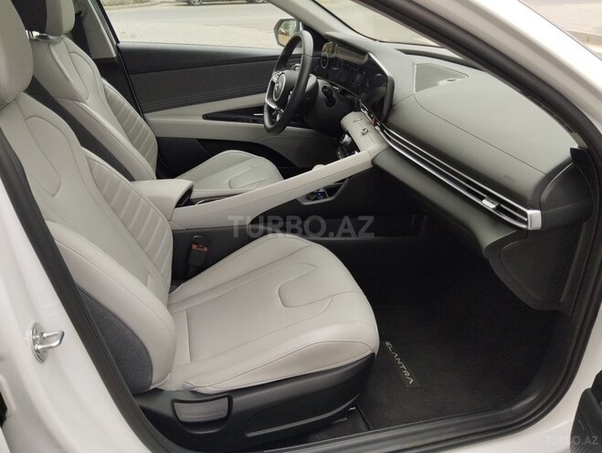 Hyundai Elantra 2023, 24,200 km - 1.6 l - Bakı
