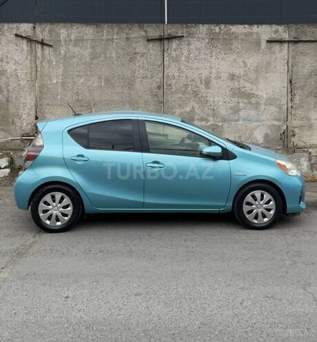 Toyota Prius C 2012, 302,074 km - 1.5 l - Bakı