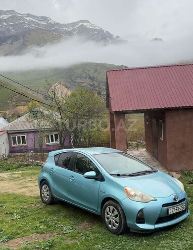 Toyota Prius C 2012, 302,074 km - 1.5 l - Bakı
