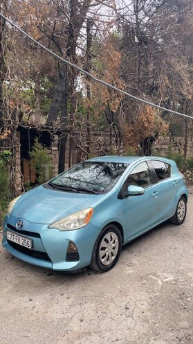 Toyota Prius C 2012, 302,074 km - 1.5 l - Bakı