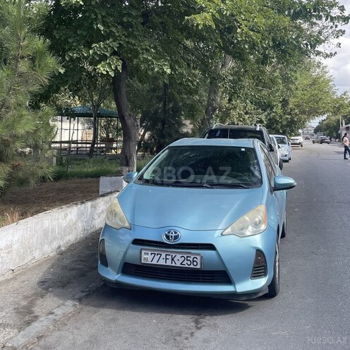 Toyota Prius C 2012, 302,074 km - 1.5 l - Bakı