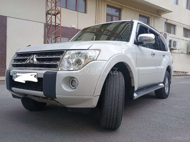 Mitsubishi Pajero 2011, 211,200 km - 3.5 л - Bakı