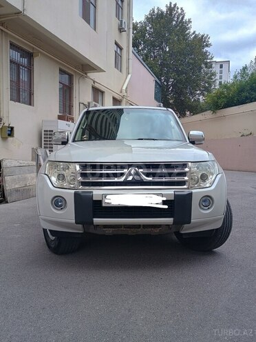 Mitsubishi Pajero 2011, 211,200 km - 3.5 л - Bakı