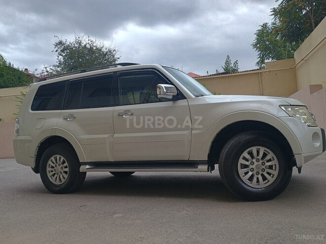 Mitsubishi Pajero 2011, 211,200 km - 3.5 л - Bakı