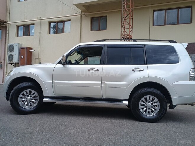Mitsubishi Pajero 2011, 211,200 km - 3.5 л - Bakı