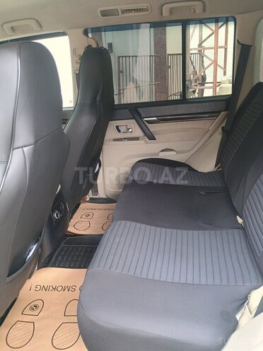 Mitsubishi Pajero 2011, 211,200 km - 3.5 л - Bakı