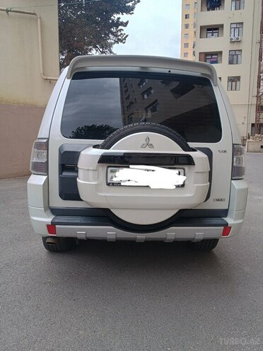 Mitsubishi Pajero 2011, 211,200 km - 3.5 л - Bakı