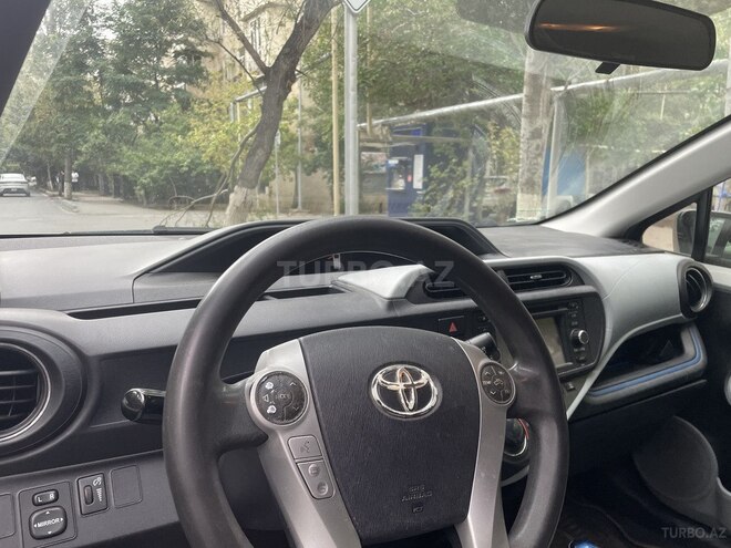Toyota Prius C 2012, 302,074 km - 1.5 l - Bakı