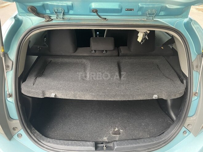 Toyota Prius C 2012, 302,074 km - 1.5 l - Bakı