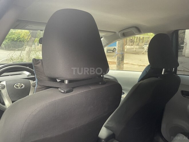 Toyota Prius C 2012, 302,074 km - 1.5 l - Bakı