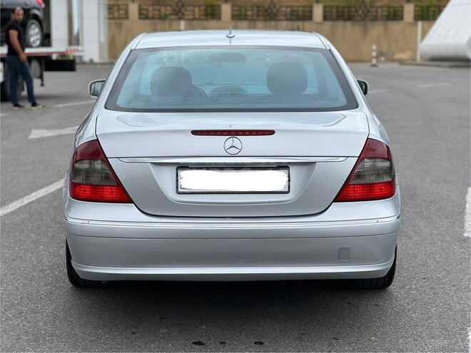 Mercedes E 220 2006, 260,000 km - 2.2 l - Bakı