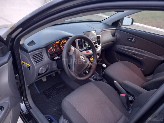 Kia Rio 2006, 255,000 km - 1.4 l - Salyan