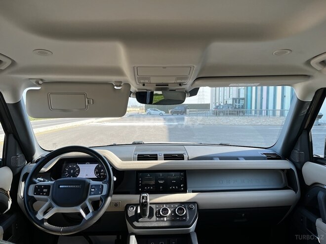Land Rover Defender-7