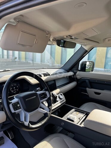 Land Rover Defender-9
