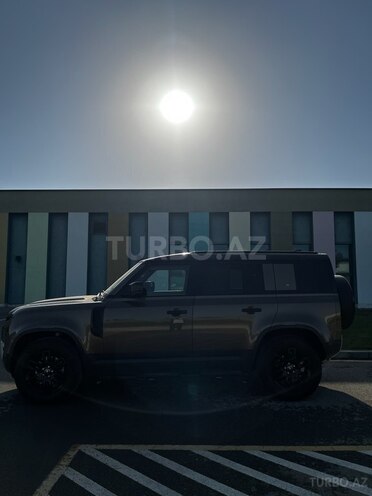 Land Rover Defender-6