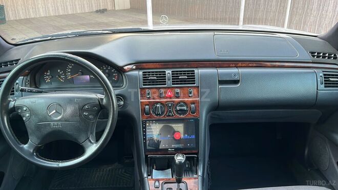 Mercedes E 240 2000, 279,154 km - 2.4 l - Sabirabad