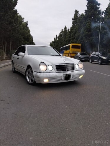 Mercedes E 240 1998, 310,000 km - 2.4 l - Bakı