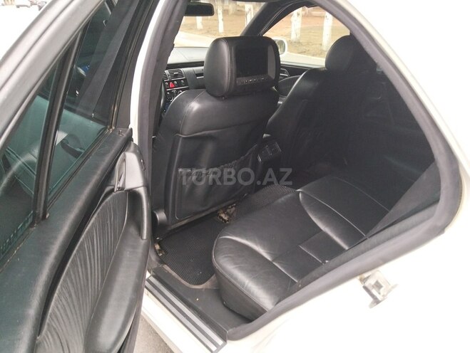 Mercedes E 240 1998, 310,000 km - 2.4 l - Bakı