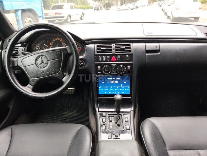 Mercedes E 240 1998, 310,000 km - 2.4 l - Bakı
