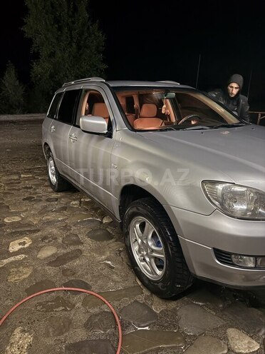 Mitsubishi Airtrek 2003, 330,215 km - 2.4 л - Quba