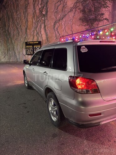 Mitsubishi Airtrek 2003, 330,215 km - 2.4 л - Quba